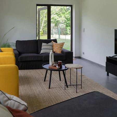 Au Petit Canteleu - Bed & Breakfast Beloeil Экстерьер фото