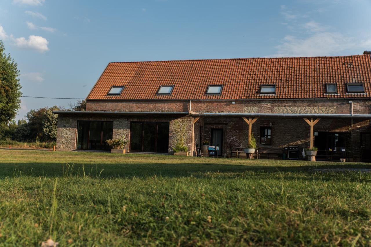 Au Petit Canteleu - Bed & Breakfast Beloeil Экстерьер фото