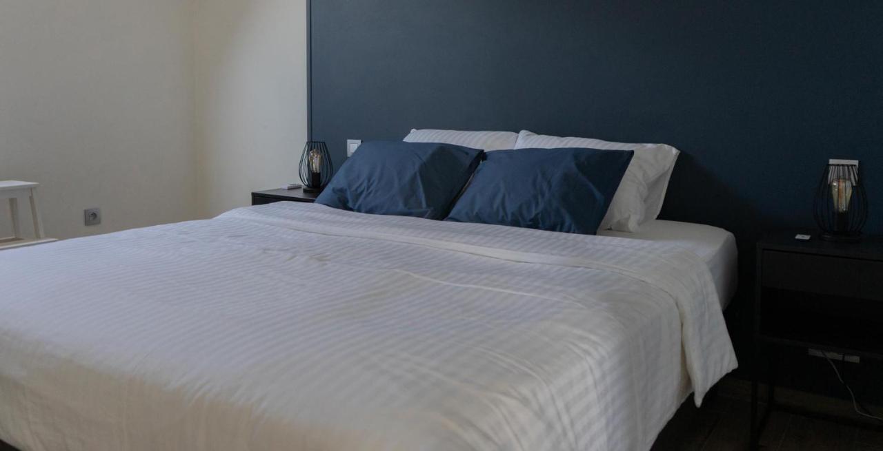 Au Petit Canteleu - Bed & Breakfast Beloeil Экстерьер фото